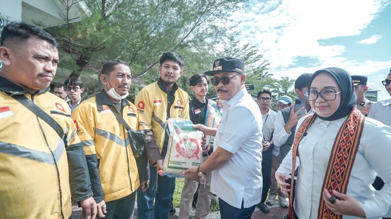 Orderan Tak Seberapa, Driver Ojol di Mamuju Terharu Dapat Beras 10 Kg dari Gubernur Sulbar