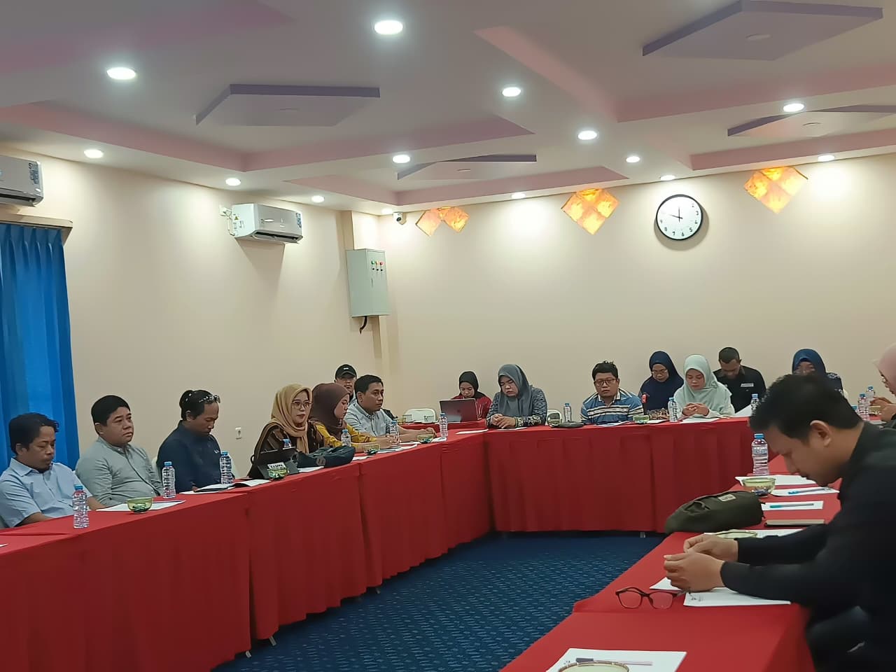 Sekretariat DPRD Sulbar Kolaborasi LPPM Unhas Gelar FGD