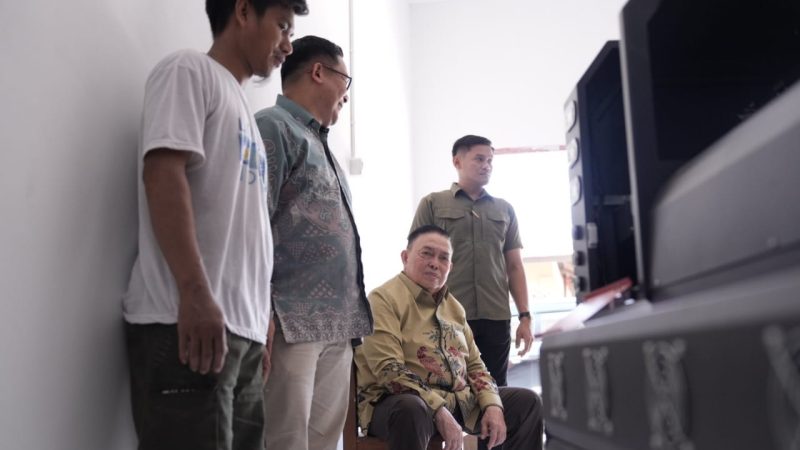 Pemprov Sulbar Beri Bantuan Mesin Percetakan, Wagub Pastikan Tepat Sasaran untuk UMKM