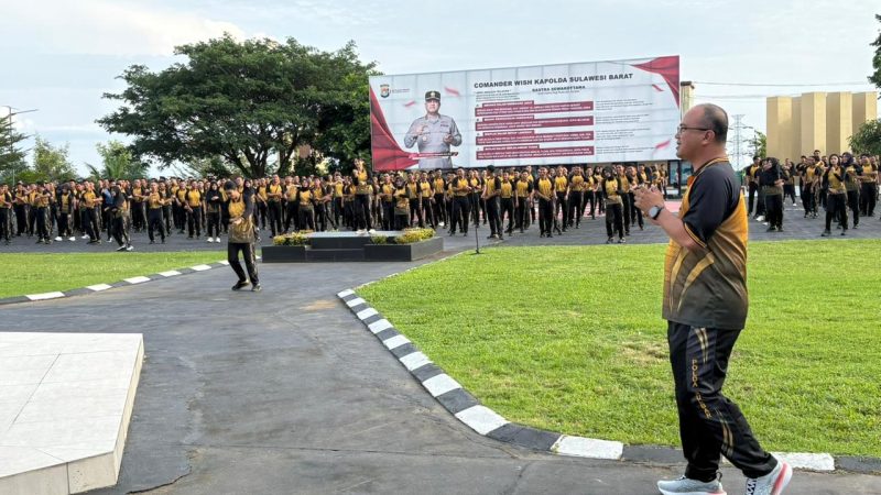 Kapolda Sulbar Pimpin Langsung Senam Bangun Gimistri dan Aksi Bersih-Bersih Mako Bersama Personel