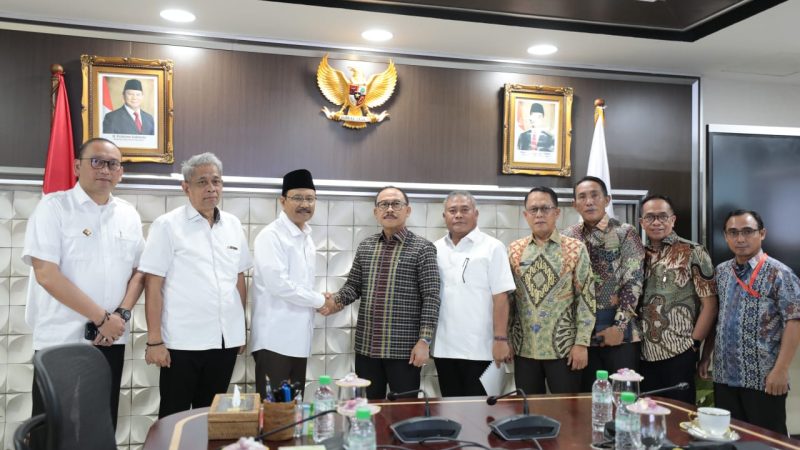 Bersama Mensos, Gubernur Sulbar Perkuat Sinergi Pengentasan Kemiskinan Ekstrem