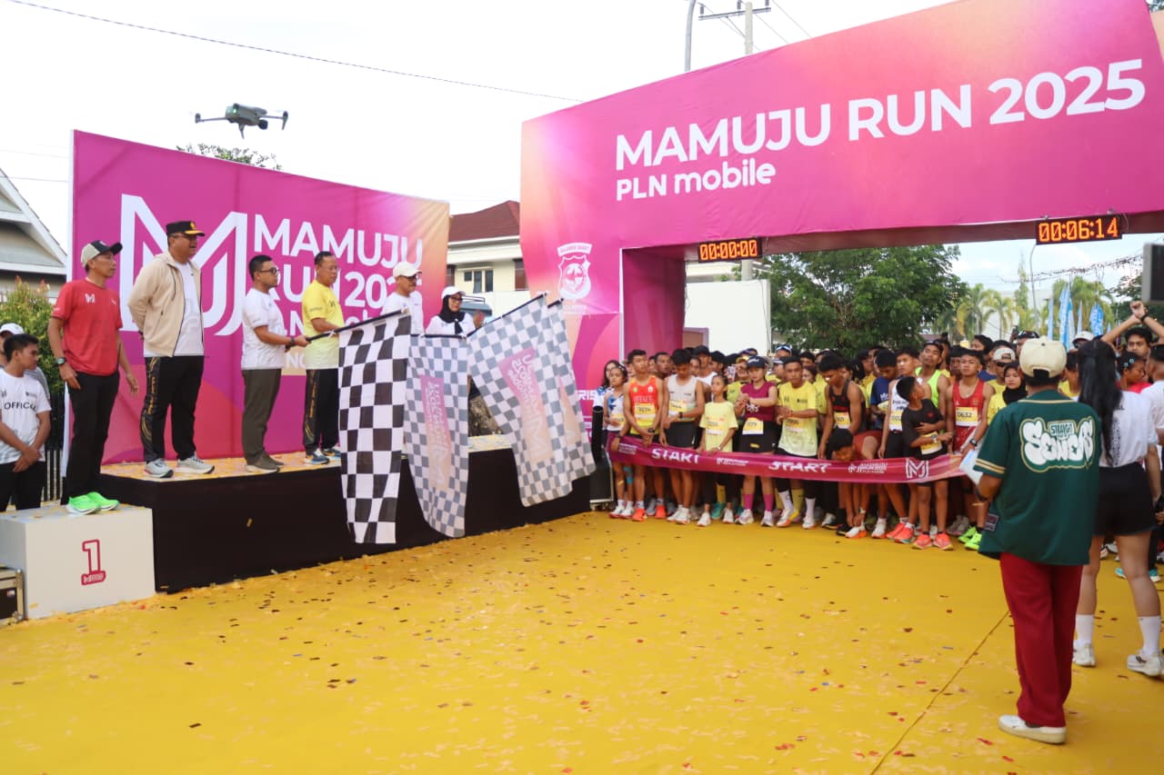 Kapolda Sulbar dan Gubernur Resmi Lepas Peserta Mamuju Run 2025
