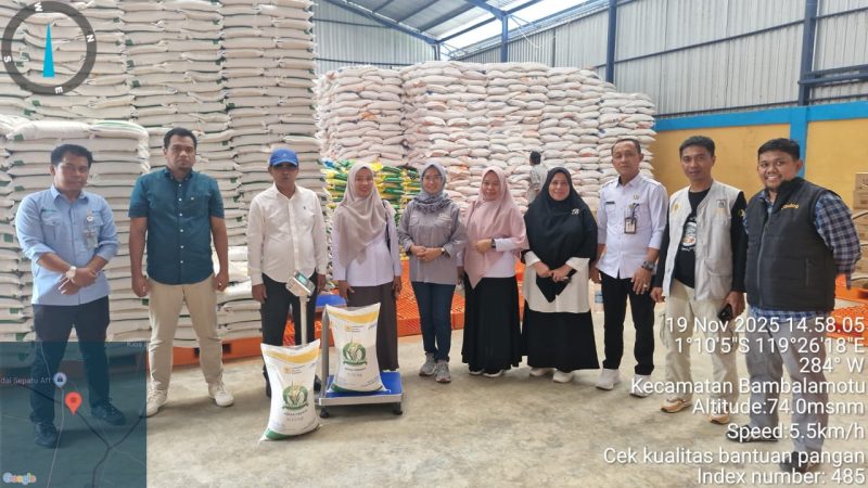 Kabid Distribusi Distapang Sulbar Lakukan Pemeriksaan Kuantitas dan Kualitas Bantuan Pangan CPP