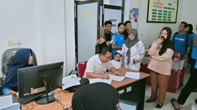 Kadis Kominfo Sulbar Pantau Kehadiran ASN di Hari Pertama Kerja