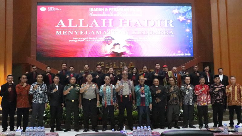 Pesan Natal Oikumene, Sekda Sulbar Dorong Keluarga Jadi Pilar Kedamaian Daerah