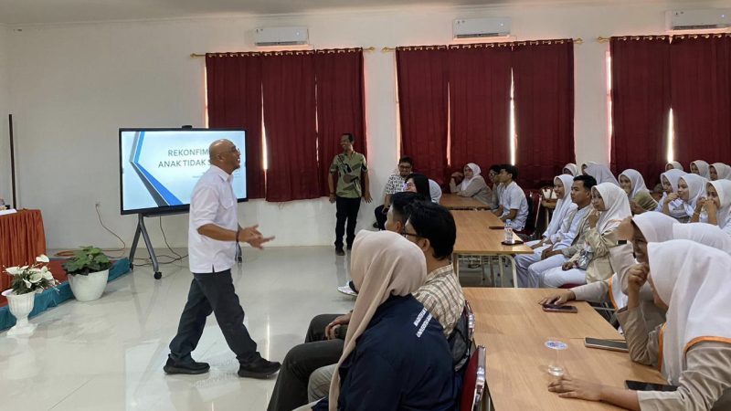 Validasi Data ATS di Polman, Kadisdikbud Sulbar Gandeng Mahasiswa KKN IHS