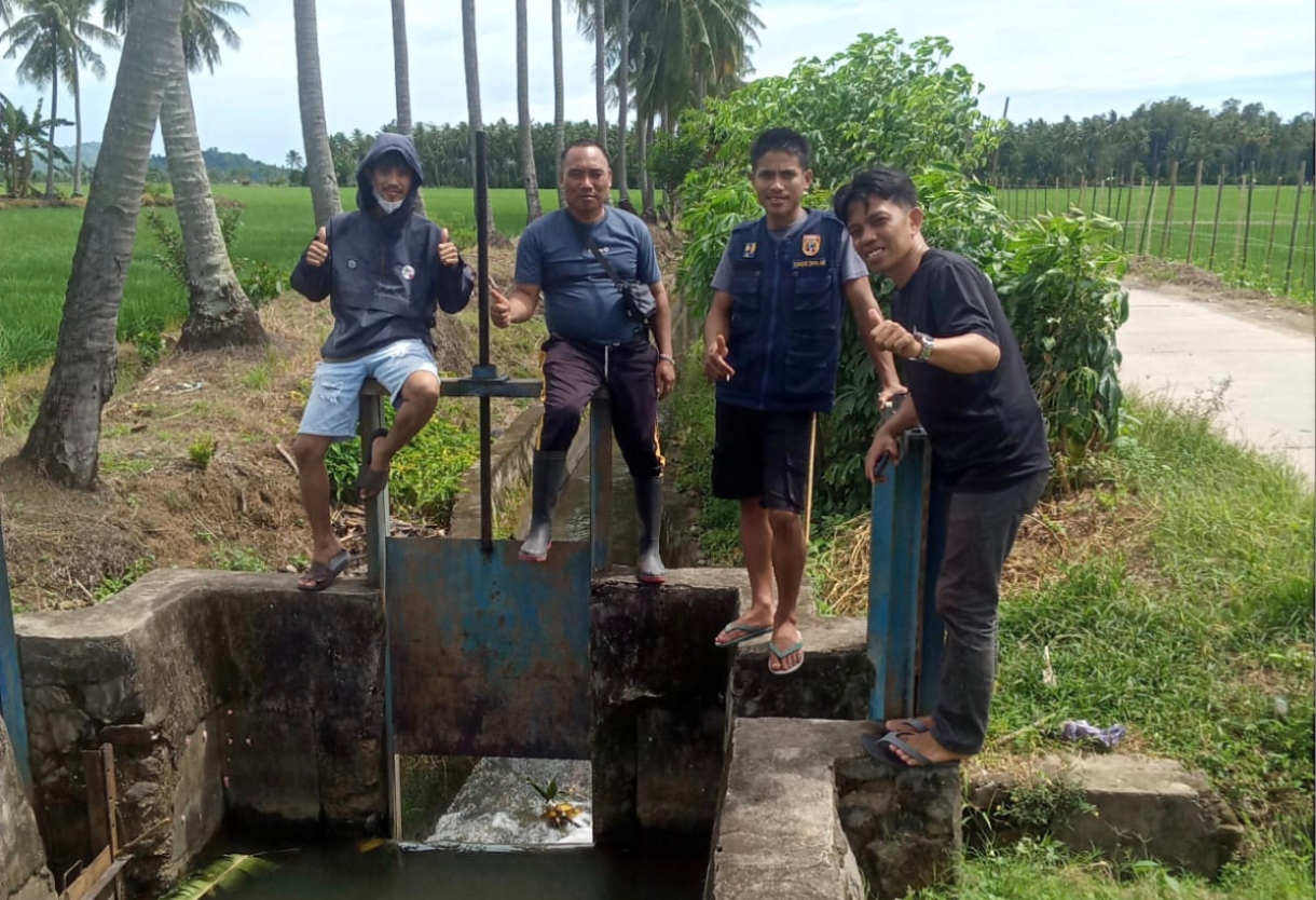 Petugas Pintu Air Lakejo Polman Siaga Pastikan Aliran Irigasi Tetap Optimal