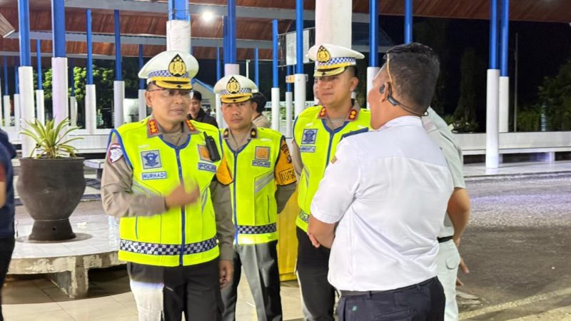 Pastikan Armada Aman, Dirlantas Polda Sulbar Turun Langsung Cek Kelayakan Bus Antar Kota