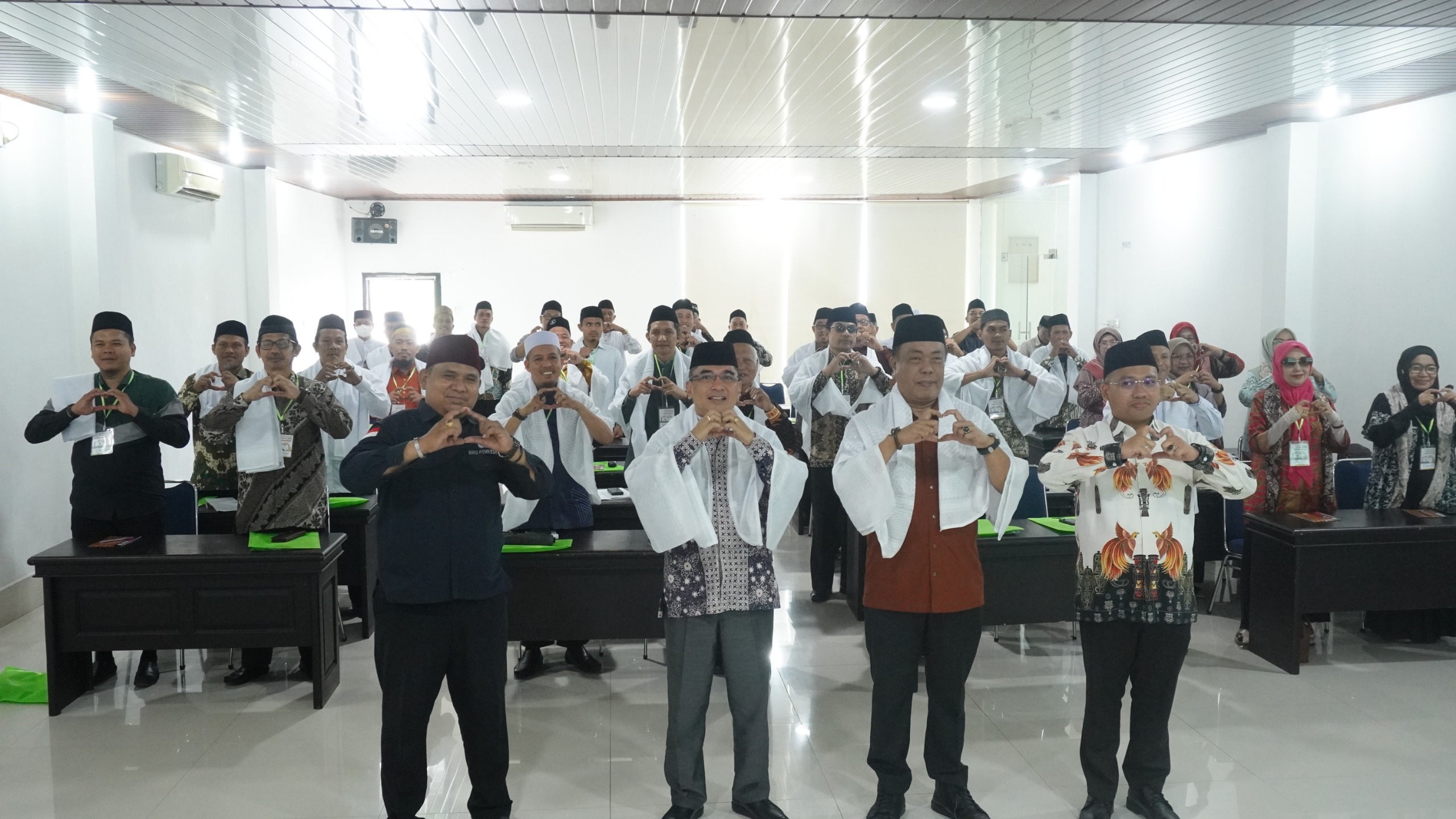 Biro Pemkesra Sulbar Gelar Workshop Tematik & Temu Da’i
