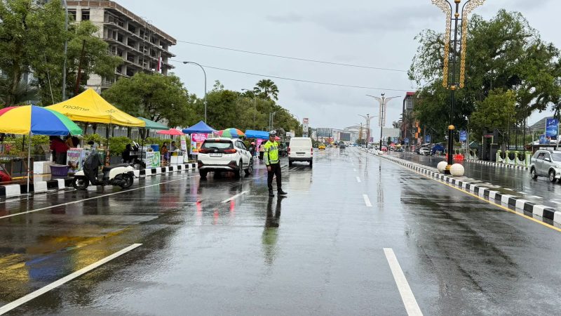 Antisipasi Jalan Licin Saat Gerimis, Ditlantas Polda Sulbar Terus Ingatkan Pengendara untuk Tertib Demi Keselamatan