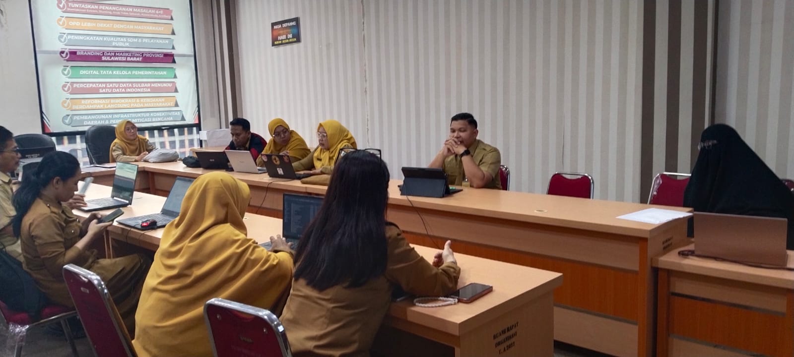 Perangkat Daerah Difasilitasi Biro Organisasi Setda Sulbar Fasilitasi Verval Data Capaian Kinerja 2025
