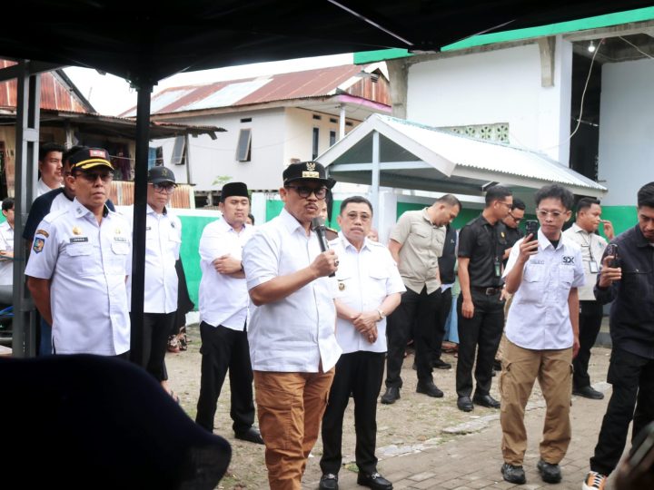 Gubernur Sulbar Pangkas Harga Bawang hingga Telur di Pasar Murah Majene