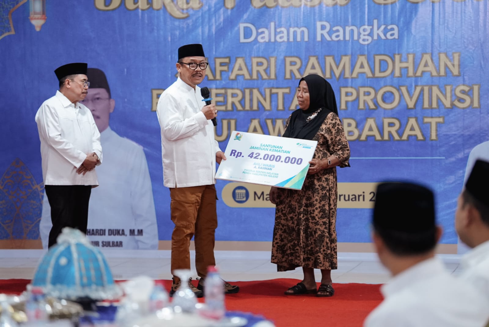 Gubernur Sulbar Bagikan 1.000 Paket dan Sampaikan Alokasikan Rp50 Miliar untuk Pembangunan
