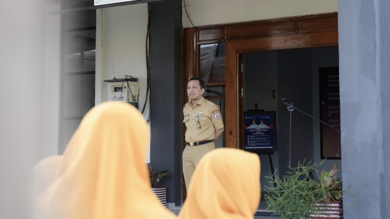 Kedis KominfoSS Sulbar Minta Kepala Bidang Lebih Aktif Pantau Kinerja Staf