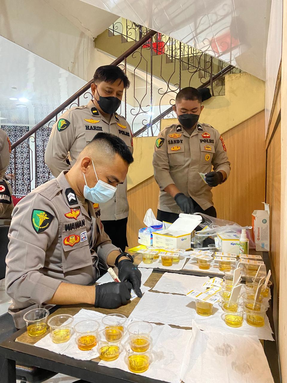 Cegah Narkoba di Lingkungan Polda Sulbar, Seluruh Personel Ikuti Pemeriksaan Urine Dadakan