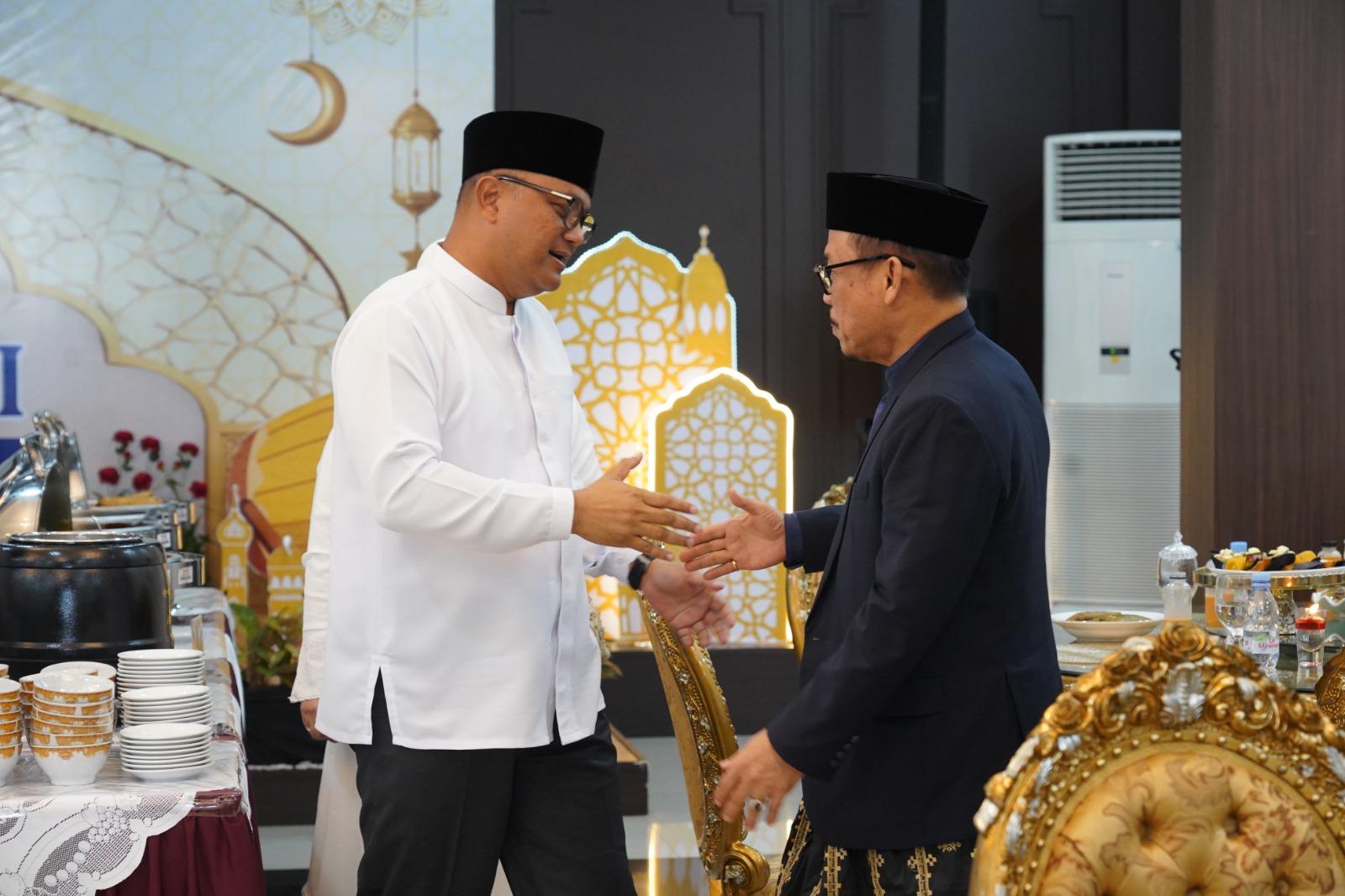 Kapolda Sulbar Kunjungan Halal Bi Halal ke Rujab Gubernur