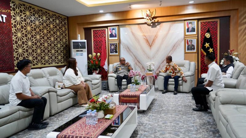 Bahas Upaya Kesejahteraan Masyarakat, Kapolda Sulbar Audiensi Bersama Ketua PSI dan Kadin Sulbar