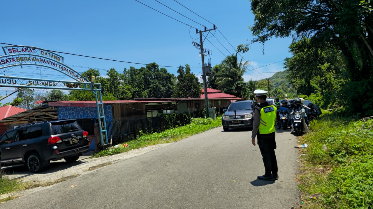 Ditlantas Polda Sulbar Perkuat Patroli di Lokasi Wisata, Jamin Liburan Masyarakat Aman dan Nyaman