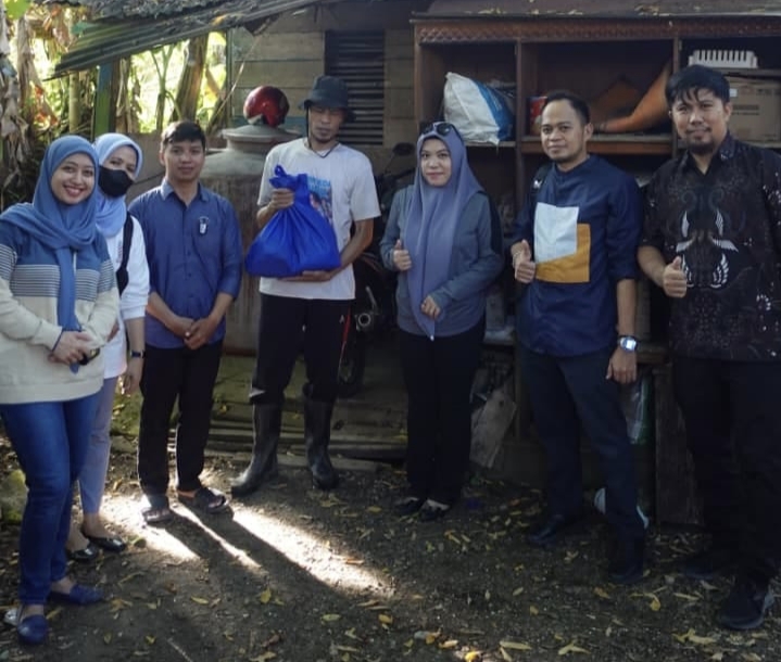 PPPK Biro Hukum Sulbar Berbagi Sembako kepada Masyarakat