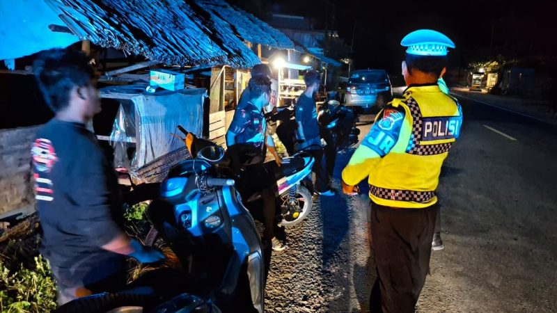 Jaga Keamanan Malam Hari, Ditlantas Polda Sulbar Konsisten Gencarkan Patroli Keselamatan Berkendara