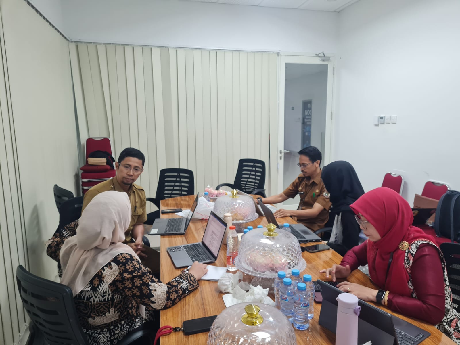 Bapenda Sulbar Penuhi Permintaan Dokumen Itjen Kemendagri , Evaluasi Data Pendapatan Daerah