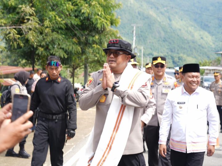 Maksimalkan Layanan di Wilayah Terpencil, Kapolda Sulbar Serahkan Kendaraan Operasional untuk Polsek Pana