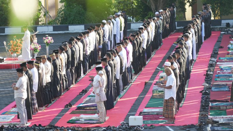 Polda Sulbar Gelar Sholat Idul Adha 1447 H, Kapolda Ajak Perkuat Kebersamaan dan Kepedulian