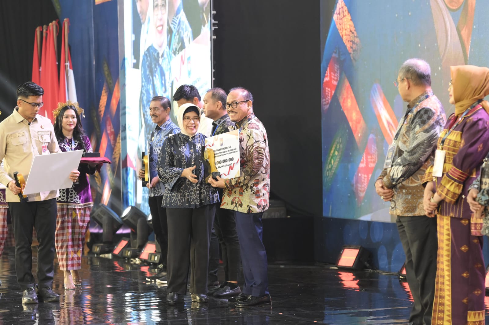 Sulbar Raih Penghargaan Provinsi Terbaik Penurunan Pengangguran