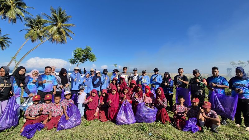 Lanal Mamuju Gelar Bakti Sosial di Belang-Belang, Warga Antusias Ikuti Bersih Pantai dan Cek Kesehatan Gratis