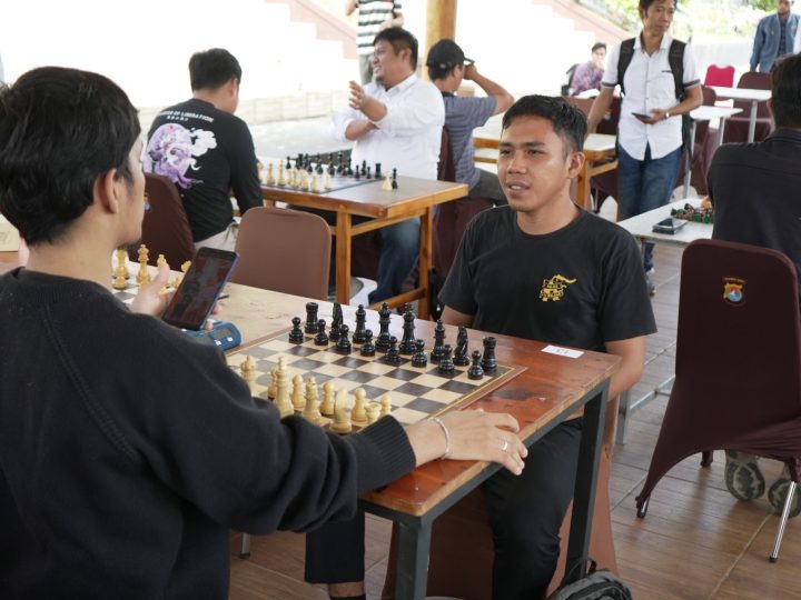 Semarak HUT Bhayangkara, Polda Sulbar Gelar Turnamen Catur Libatkan Masyarakat