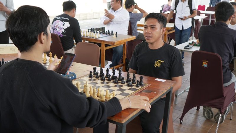 Semarak HUT Bhayangkara, Polda Sulbar Gelar Turnamen Catur Libatkan Masyarakat