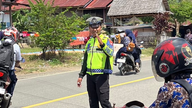 Ditlantas Polda Sulbar Edukasi Pelajar dan Atur Lalu Lintas Demi Keselamatan Bersama