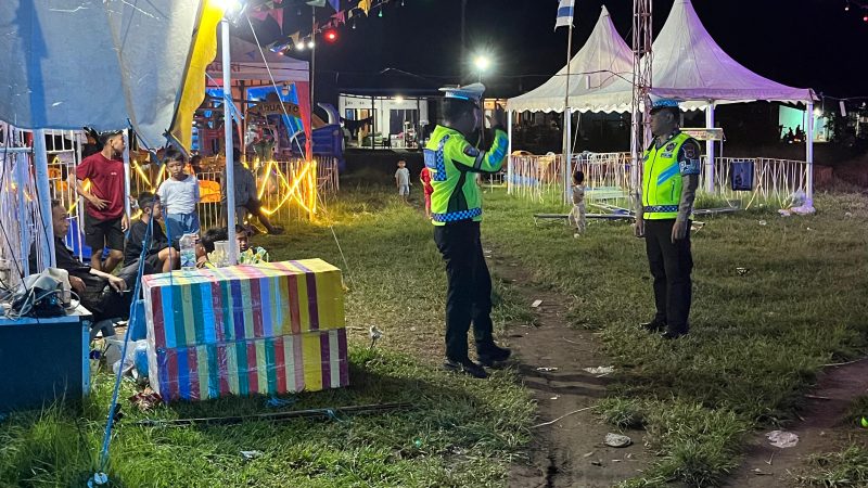 Humanis dan Responsif, PJR Ditlantas Polda Sulbar Sambangi Warga dalam Patroli Malam