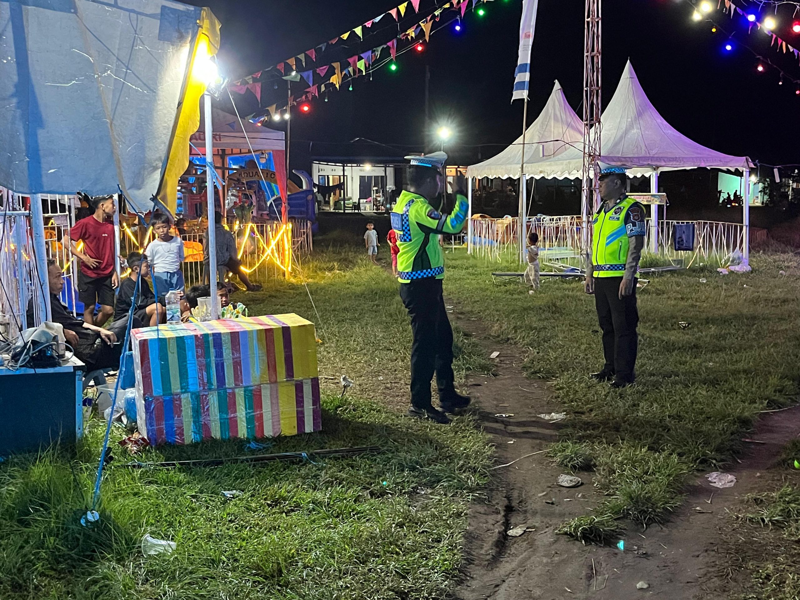 Humanis dan Responsif, PJR Ditlantas Polda Sulbar Sambangi Warga dalam Patroli Malam