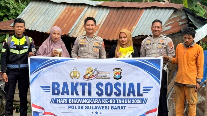 Semarak Hari Bhayangkara ke-80, Ditlantas Polda Sulbar Gelar Bakti Sosial di Mamuju