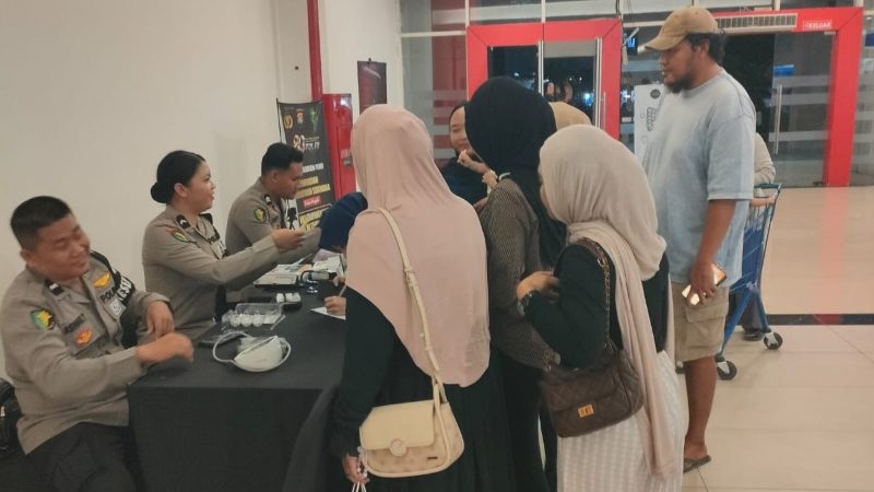 Bakti Kesehatan HUT Bhayangkara Biddokkes Polda Sulbar, Ratusan Pengunjung Matos Periksa Kesehatan Gratis