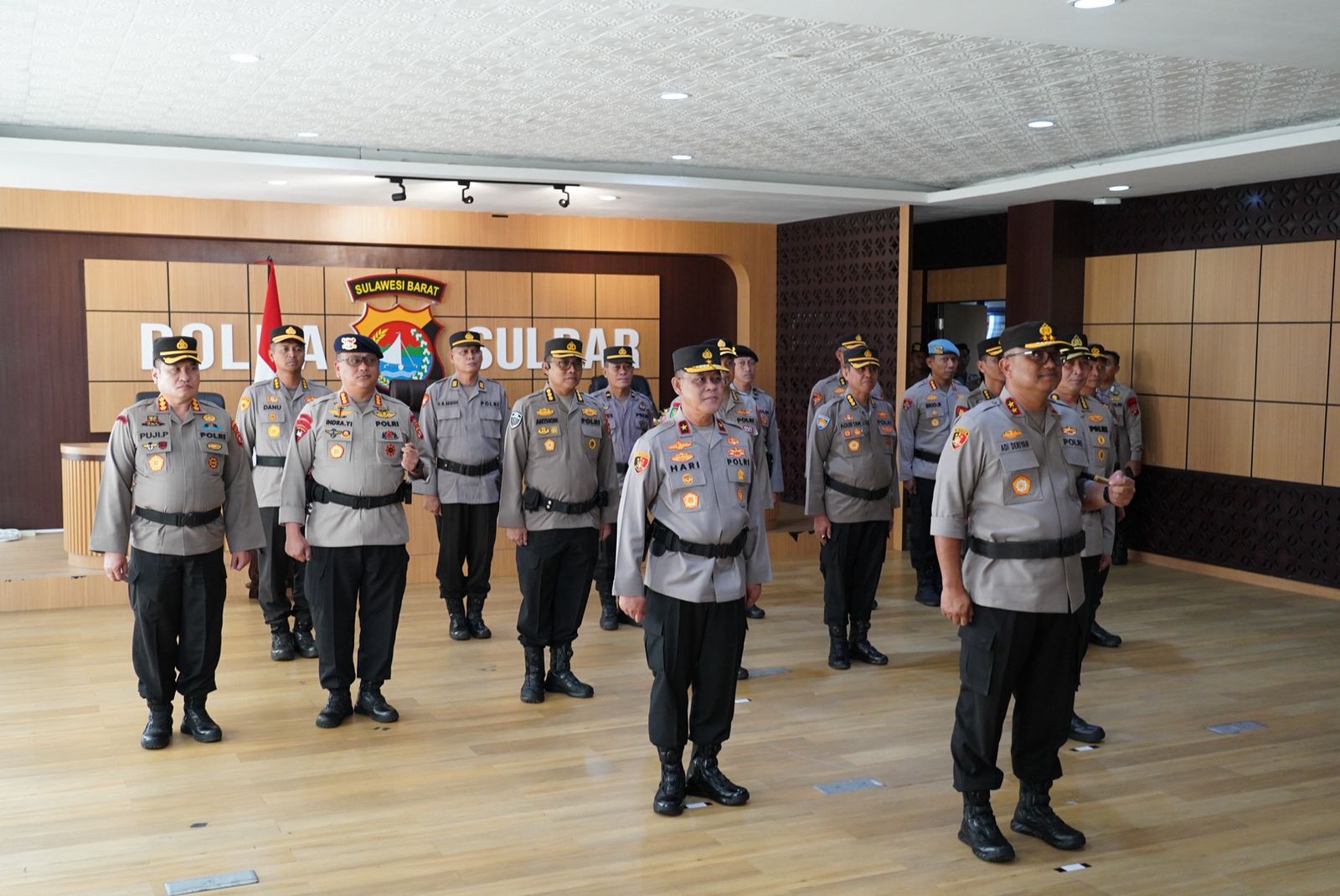 Kapolda Sulbar dan PJU Ikuti Upacara Pemuliaan Nilai-Nilai Tribrata Secara Daring