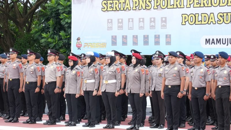 HUT Bhayangkara ke-80, Ratusan Personel Polda Sulbar Terima Kado Kenaikan Pangkat