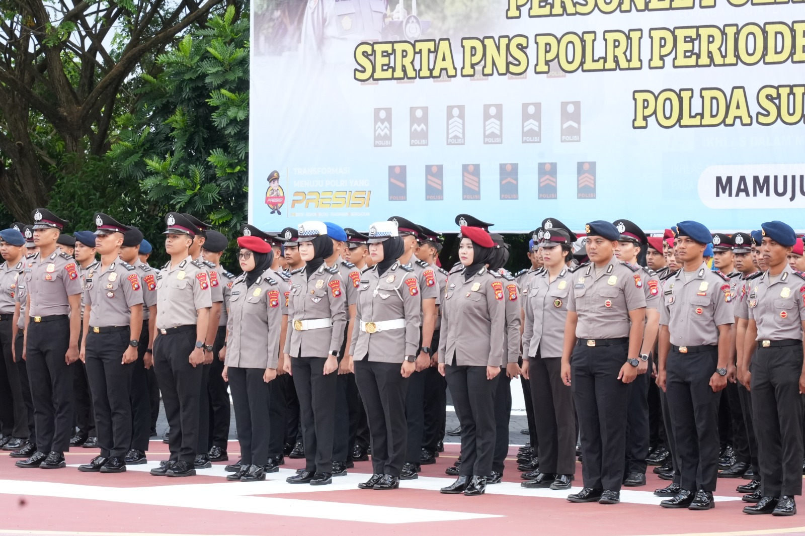 HUT Bhayangkara ke-80, Ratusan Personel Polda Sulbar Terima Kado Kenaikan Pangkat