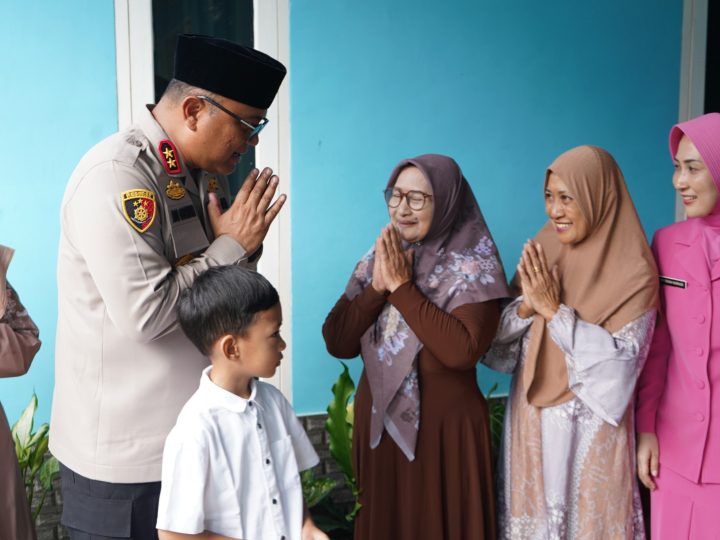 HUT Bhayangkara ke-80, Polda Sulbar Berbagi Kepedulian kepada Purnawirawan dan Warakawuri