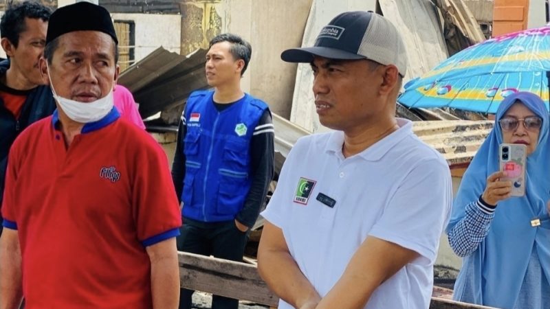 Ketua KONI Sulbar Tinjau Lokasi Kebakaran Galung Tuluk, Serukan Percepatan Bantuan