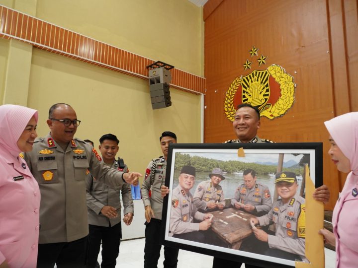Polda Sulbar Gelar Kenal Pamit Pejabat, Kapolda Tekankan Integritas dan Profesionalisme