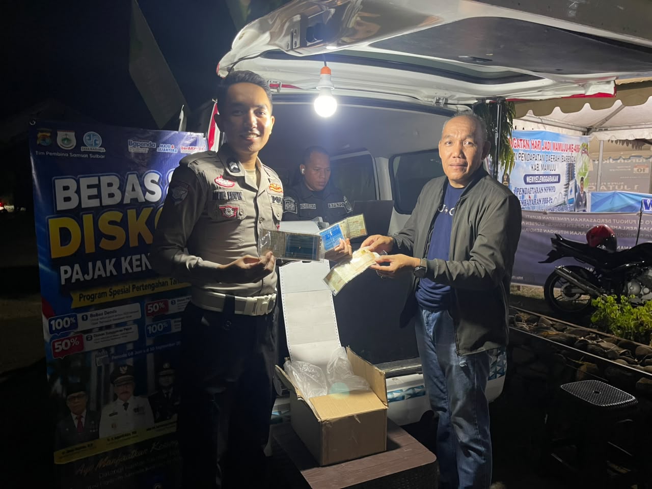 Ditlantas Polda Sulbar dan BPKPD Sulbar Hadirkan Layanan Samsat Malam bagi Masyarakat