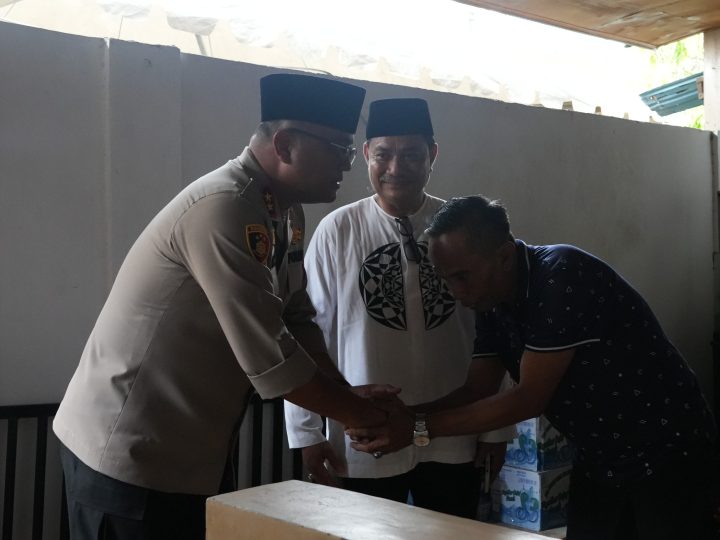 Kapolda Sulbar Kenang Keteladanan Aipda Andi Marjan Saat Takziah ke Rumah Duka