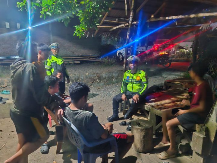 Patroli Malam Polda Sulbar, Polantas Bangun Dialog Humanis dengan Masyarakat