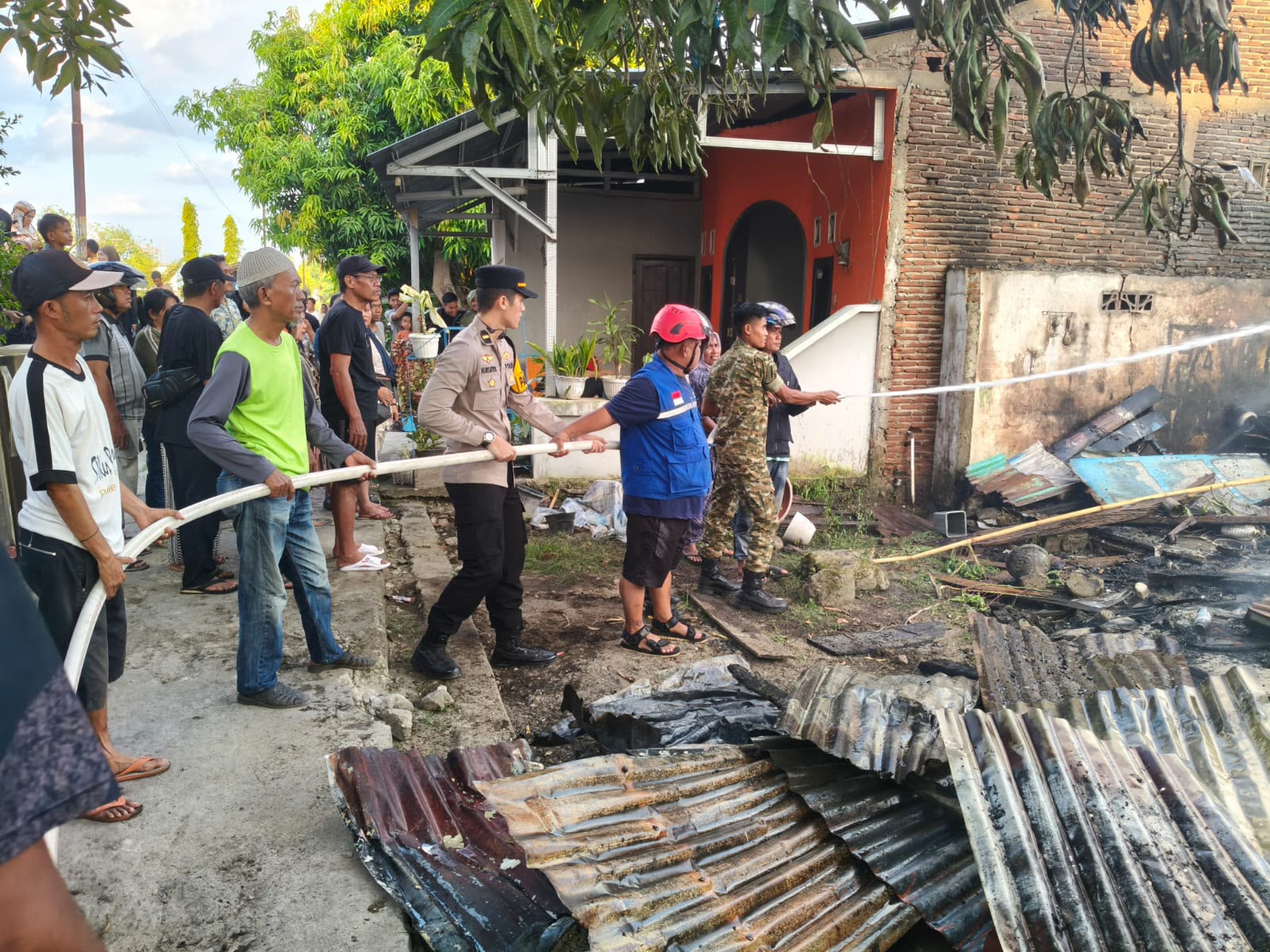 Api Hanguskan 2 Rumah di Polewali, Polisi Pastikan Penyebab Masih Diselidiki