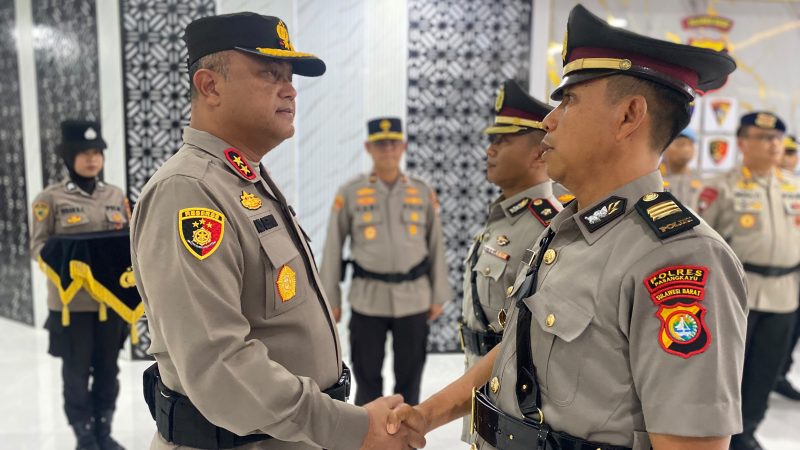 Sertijab Ka Yanma Polda Sulbar Berlangsung Khidmat, Kapolda Tekankan Komitmen Pengabdian