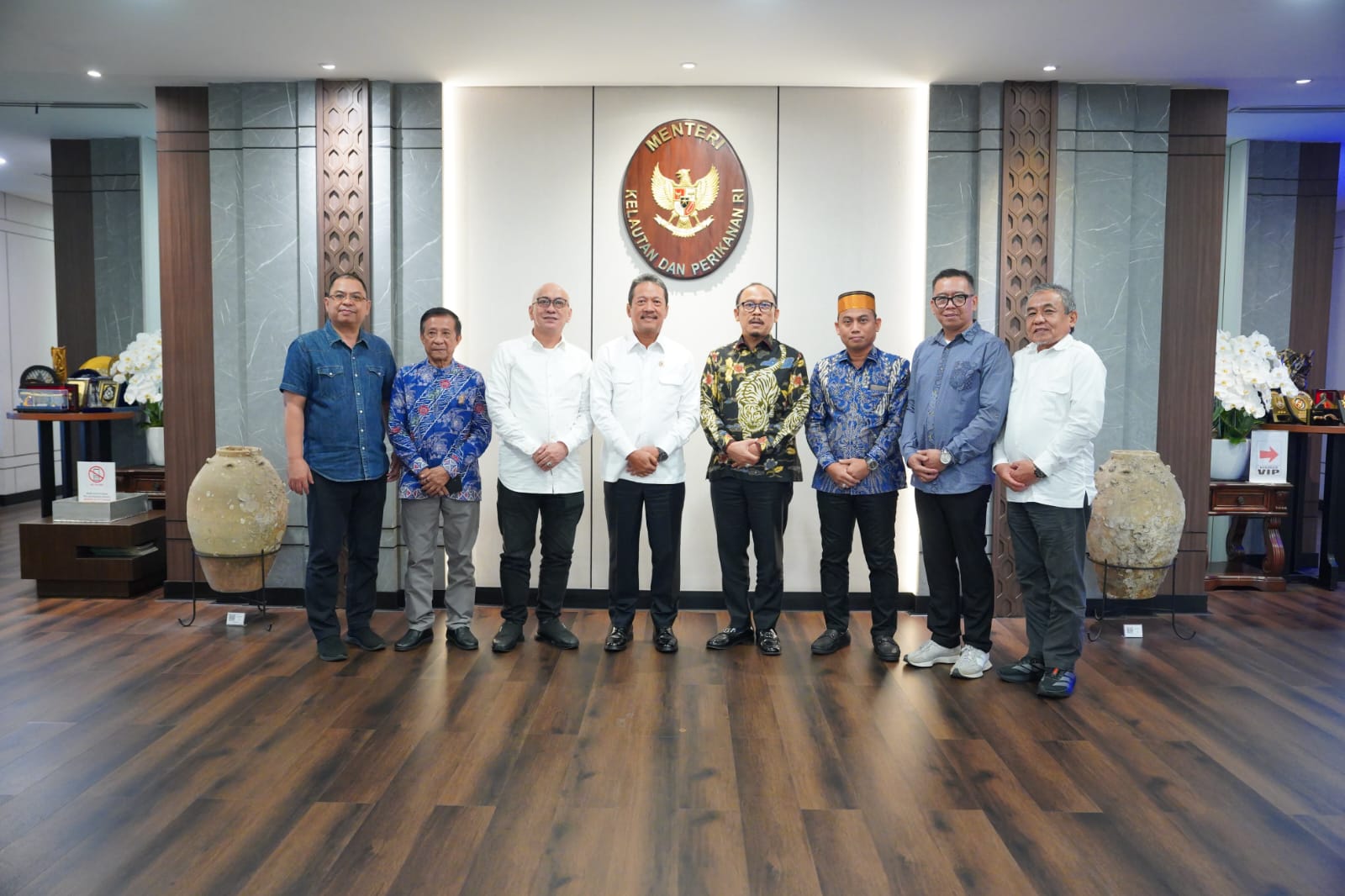 Gubernur SDK Audiensi ke Menteri KKP, Sulbar Dapat 28 Desa Nelayan dan 28 Kapal 30 GT