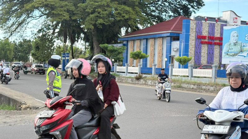 Dedikasi Polantas Polda Sulbar, Mengatur Lalu Lintas dengan Profesional dan Humanis