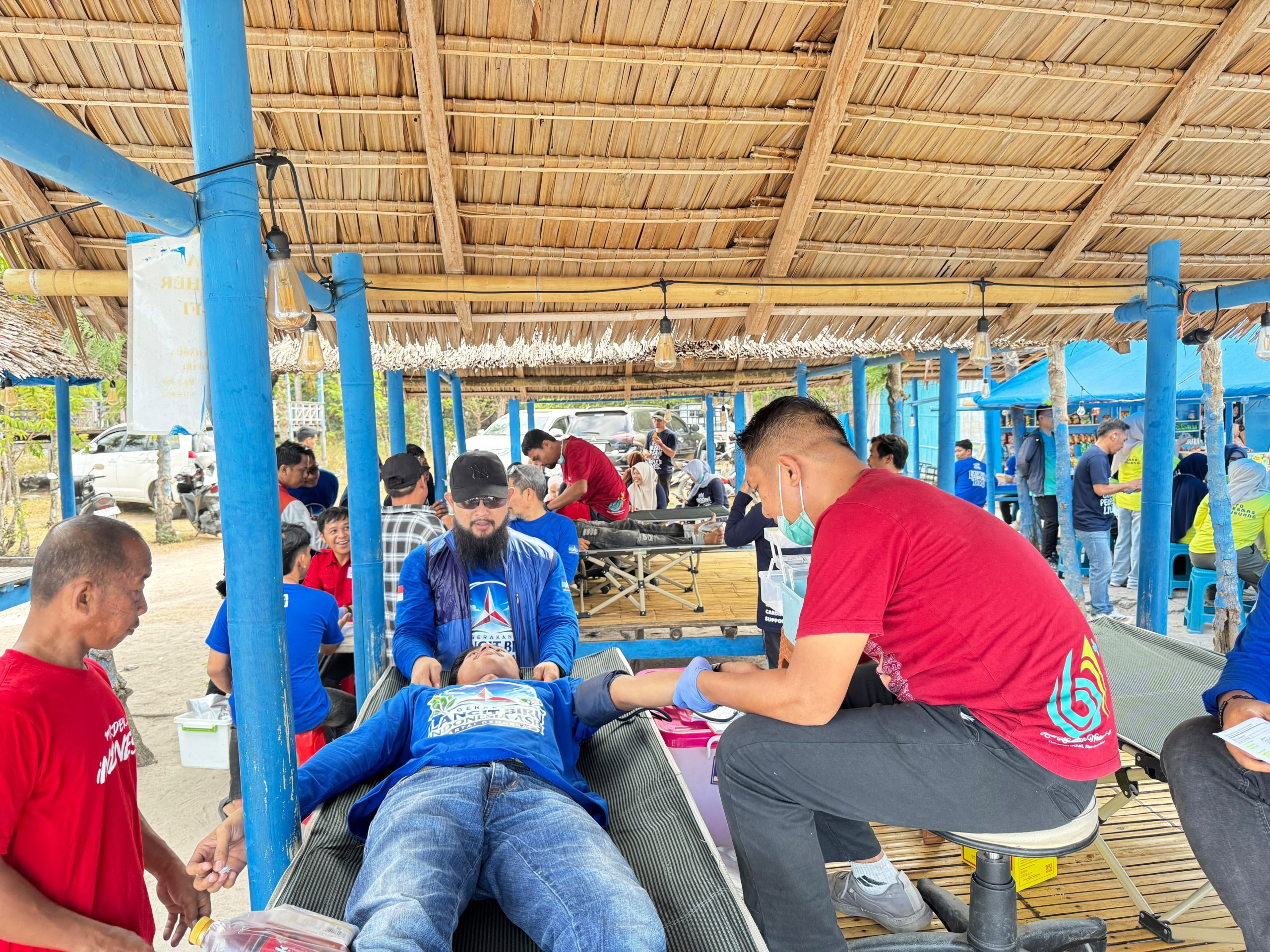 Gerakan Langit Biru Demokrat Polman: Jaga Lingkungan Pantai dan Dorong Perekonomian Warga